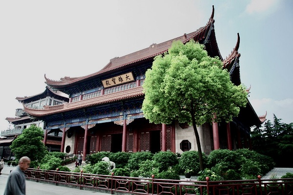 Photo of Gaomin Temple, a Buddhist Temple in the Hanjiang District of Yangzhou, the Jiangsu Province of China. The Chan (Zen) temple was first built in the Sui Dynasty (581-618). Wikipedia.