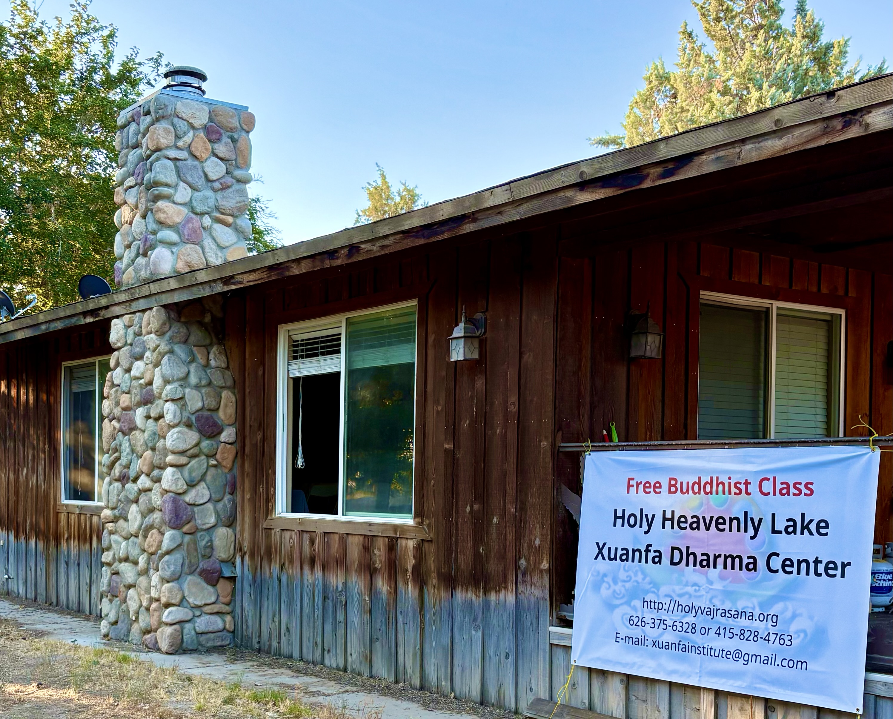Photo of temporary home of the Holy Heavenly Lake Xuanfa Dharma Center.