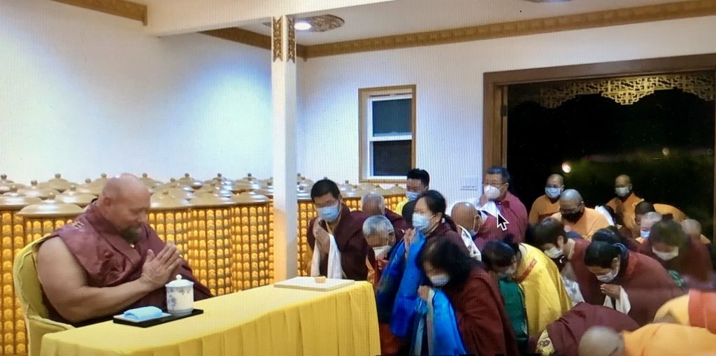 Wangzha Shangzun  receiving disciples at the Holy Miracles Temple.