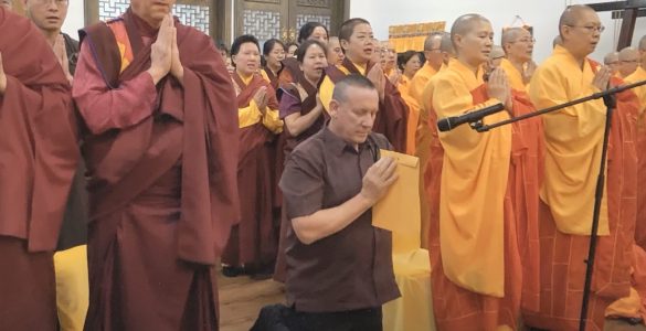 Fazhang Lama at his repentance ceremony.