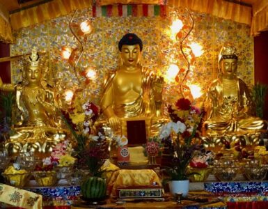 Holy Vajrasana Temple, Buddha Hall with "Imparting the Absolute Truth through the Heart Sutra" in front of the Buddha.