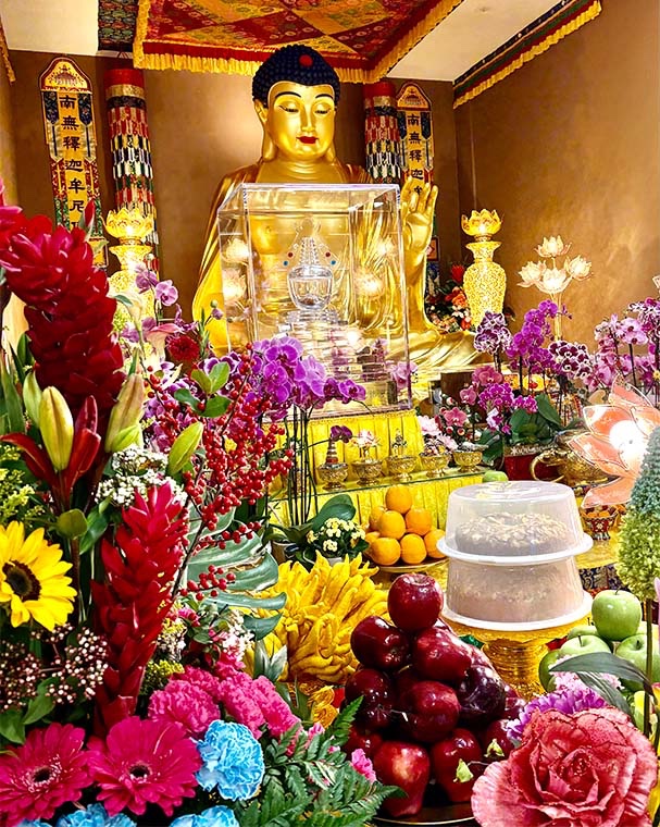 Photo of Shakyamuni Buddha at Hua Zang Si, Maitreya Bodhisattva Dharma Assembly, February 15, 2026. 