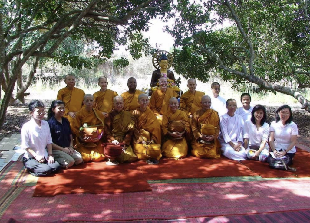 Maechis and newly ordained nuns with Bhikkhunis who conducted the ceremony.