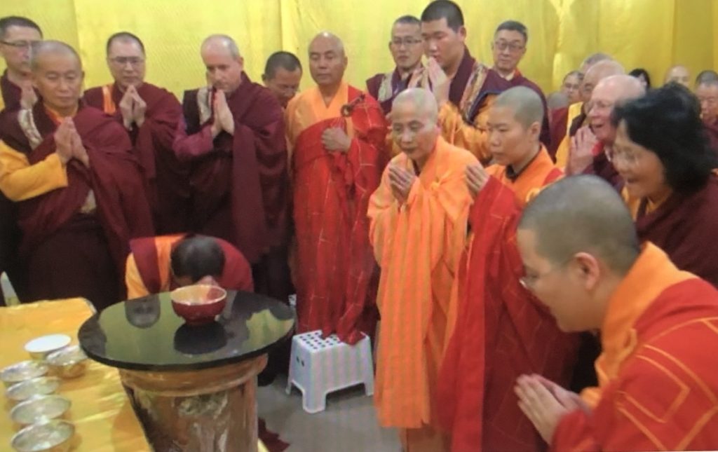 Attendees all witnessed Buddhas bestow nectar at the dharma assembly, as a congratulation to the Supreme Treasure Scripture "Imparting the Absolute Truth through the Heart Sutra."