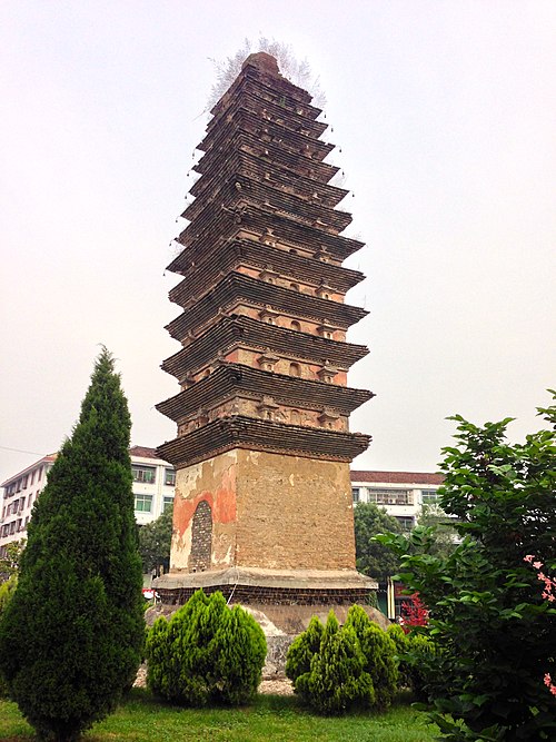 Photo of the Tang-dynasty Shariara Pagoda (862-888) of the Baoguang Temple, Chengdu, Sichuan, China (Also known as the Leaning Tower of China)-Wikipedia. 